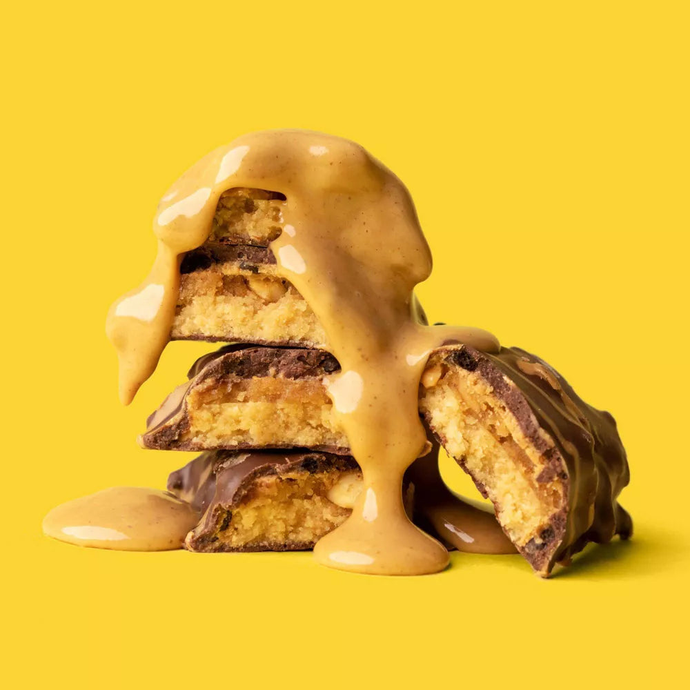 Robert Irvine's FITCRUNCH Low Sugar GF Protein Bar (1 bar) - Top Nutrition and Fitness Canada Chocolate Peanut Butter Baked Snack Bar-Mint Chocolate Chip Baked Snack Bar-Milk & Cookies Protein Bar-Chocolate Peanut Butter WAFER-Strawberry Strudel Nutrition Bar