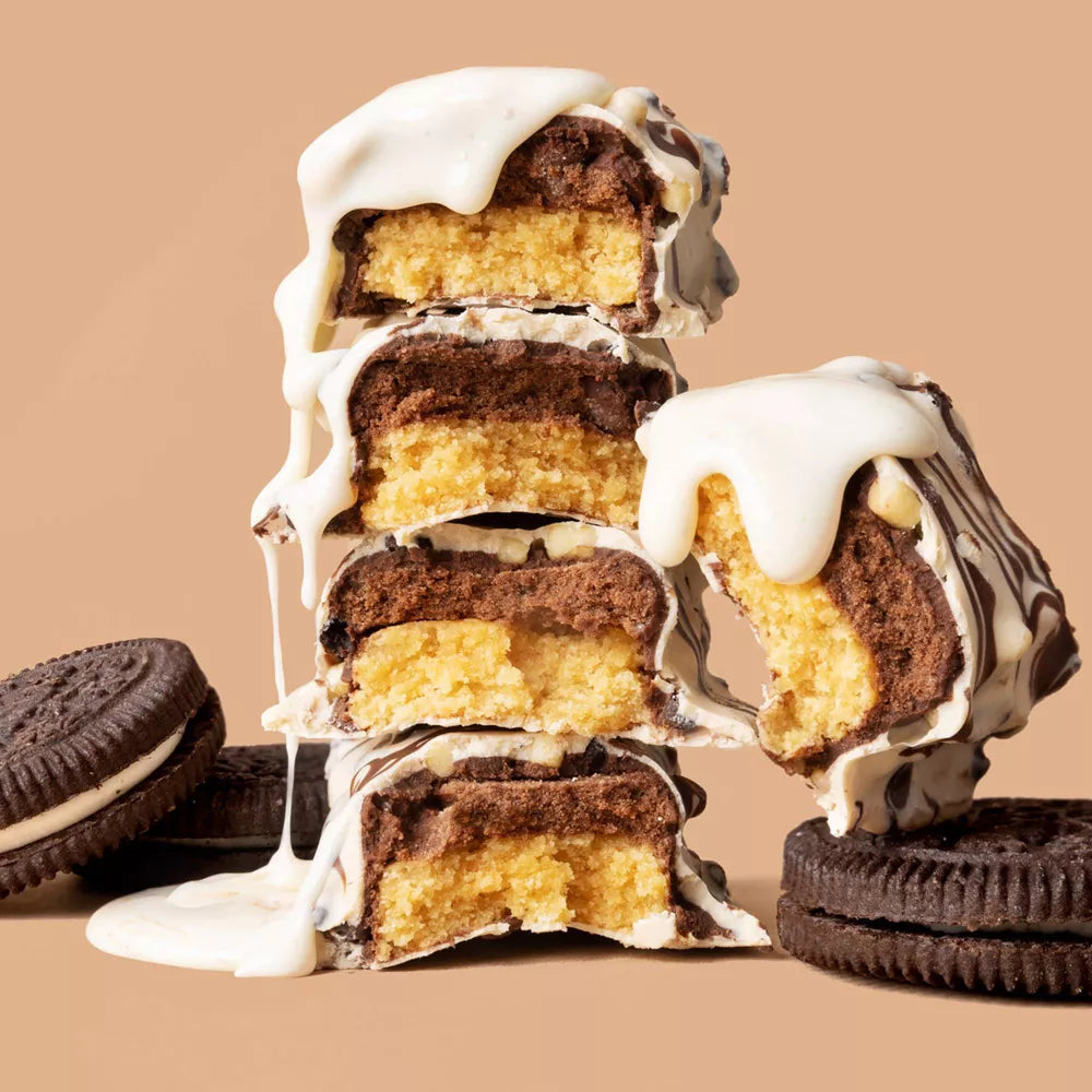 Robert Irvine's FITCRUNCH Low Sugar GF Protein Bar (1 bar) - Top Nutrition and Fitness Canada Chocolate Peanut Butter Baked Snack Bar-Mint Chocolate Chip Baked Snack Bar-Milk & Cookies Protein Bar-Chocolate Peanut Butter WAFER-Strawberry Strudel Nutrition Bar